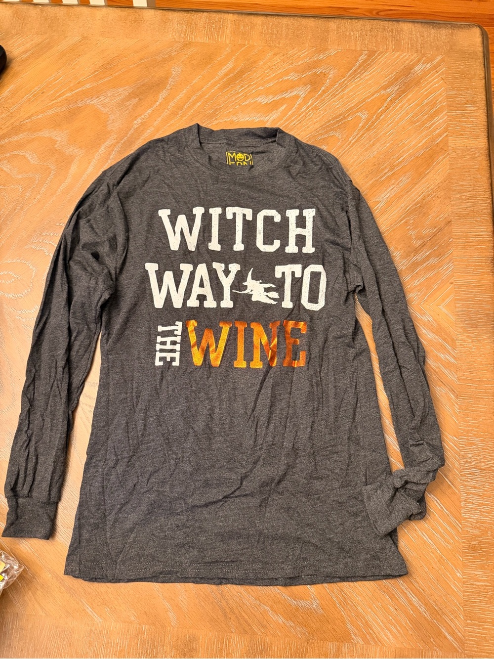 Modern Lux Women's Charcoal Gray Long-Sleeve Graphic Tee - Witch Way to the Wine
